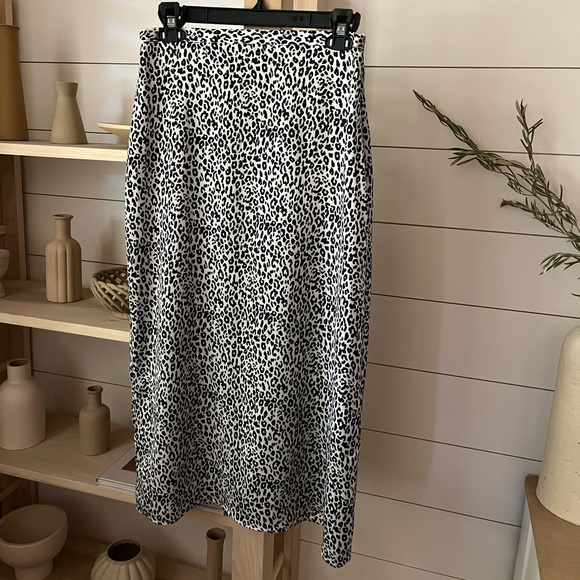 Forever 21 Dresses & Skirts - Forever21 Animal Print Skirt